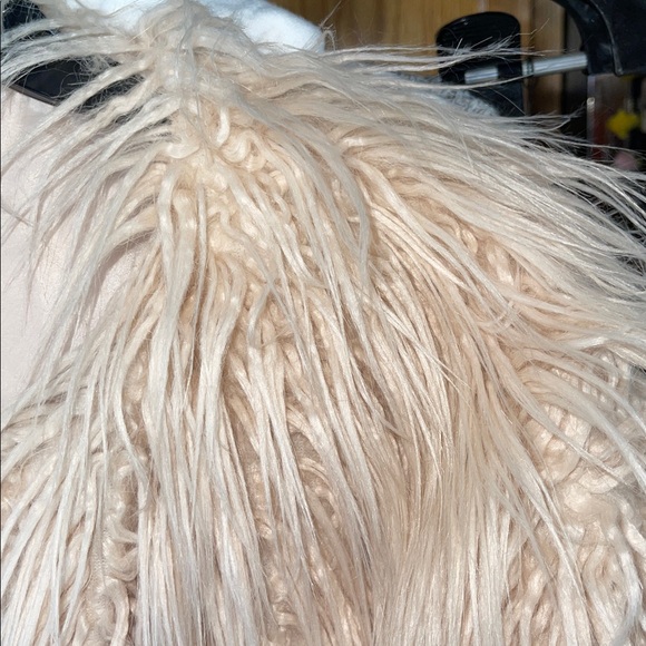 Forever 21 Cream Fur Jacket Large - Picture 4 of 5